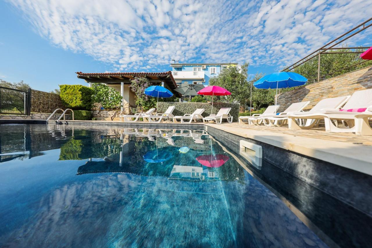 Apartment Luton Zadar Heating Pool & Jacuzzi *