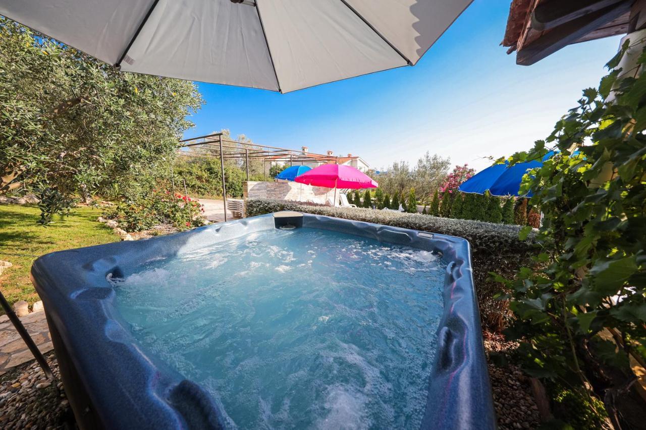 Luton Zadar Heating Pool & Jacuzzi * Kozino