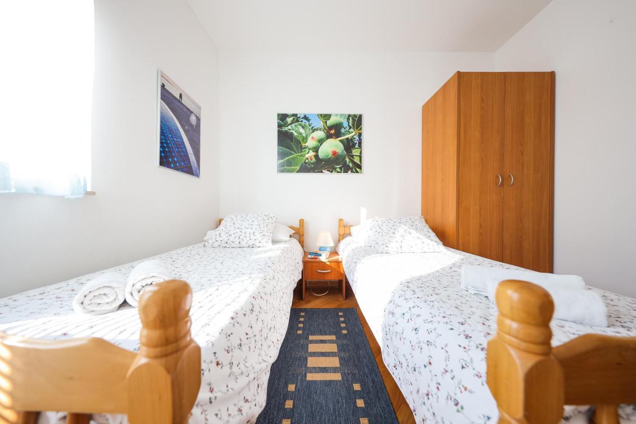 Apartment Luton Zadar Heating Pool & Jacuzzi *