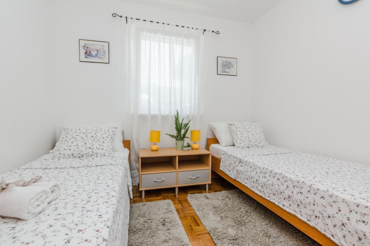 Apartment Luton Zadar Heating Pool & Jacuzzi *