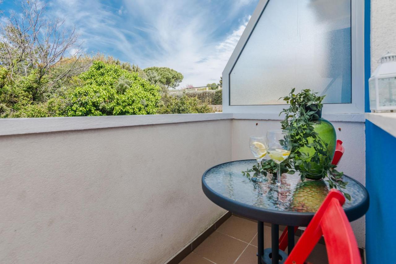 Luton Zadar Heating Pool & Jacuzzi Apartment *