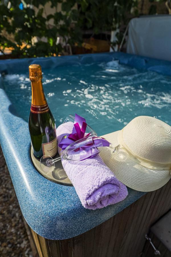 Apartment Luton Zadar Heating Pool & Jacuzzi *